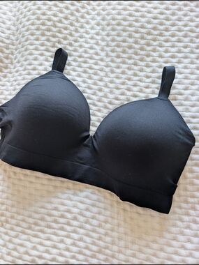 NWOT Seamless Black Wireless Comfort Bra - Truekind